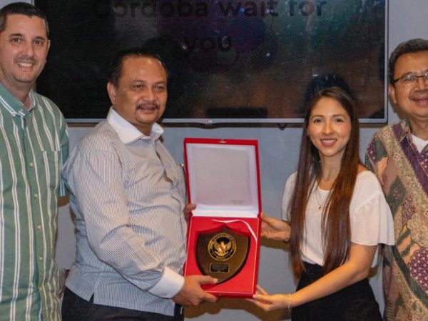 ProMontería se reúne con embajador de Indonesia en su paso por Córdoba